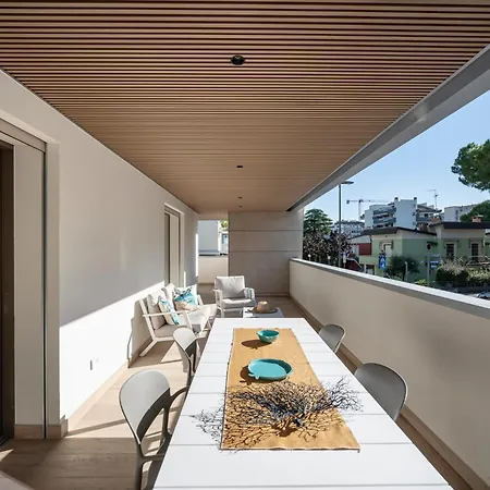Central Suite *